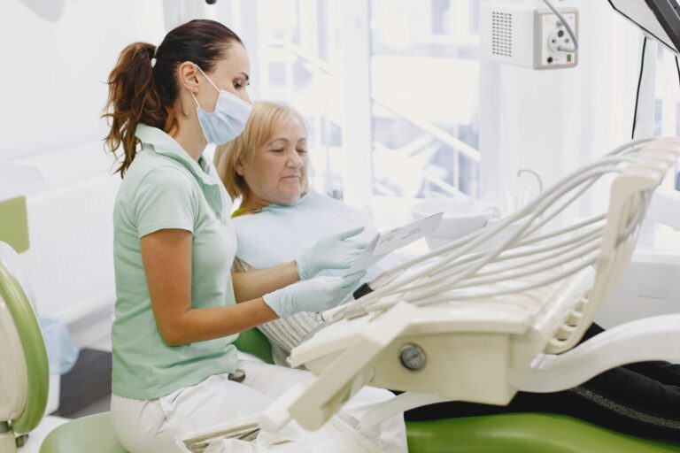守護您的齒間健康:深入了解牙周病及其預防 8 in-depth-understanding-of-periodontal-disease